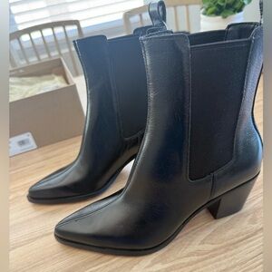 Dolce Vita Shadie H2O Waterproof Chelsea Boots Black Patent Crinkle Size 6 NIB